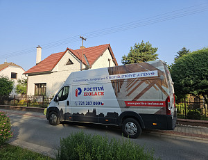 Zateplení stropu rodinného domu pomocí foukané izolace